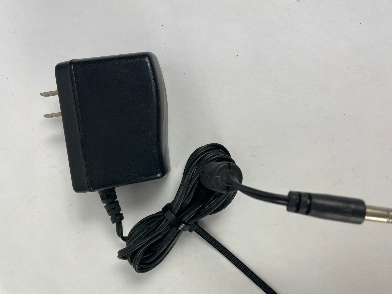 Genuine JentecTechnology AG2412-B Adapter Output 12V 2A Power Supply Adapter A60