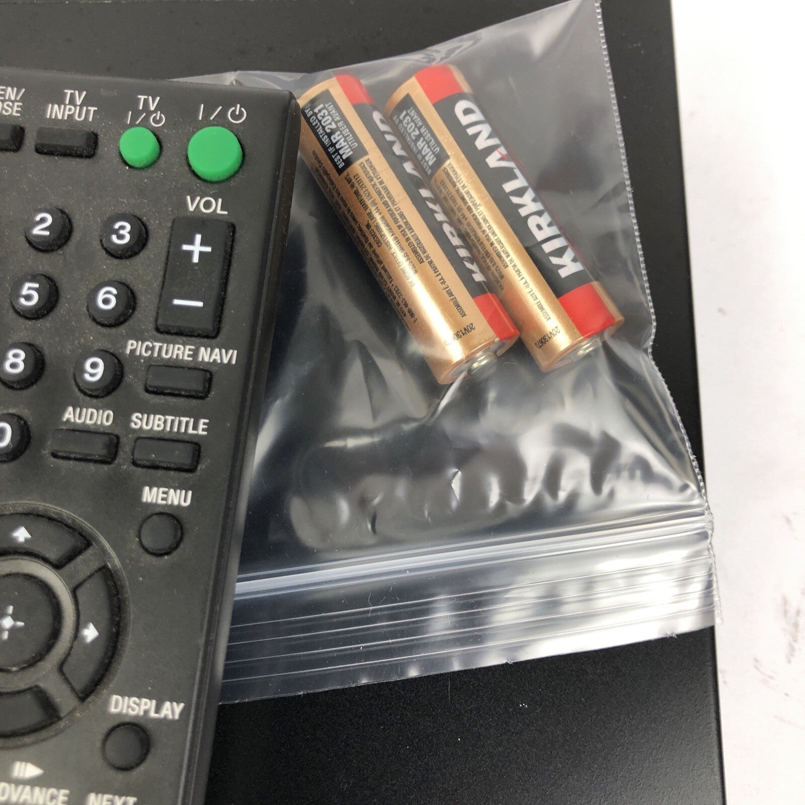 OEM Sony CD / DVD Player  DVP-SR210P w Remote Control Sony RMT-D197A * VGC LOOK