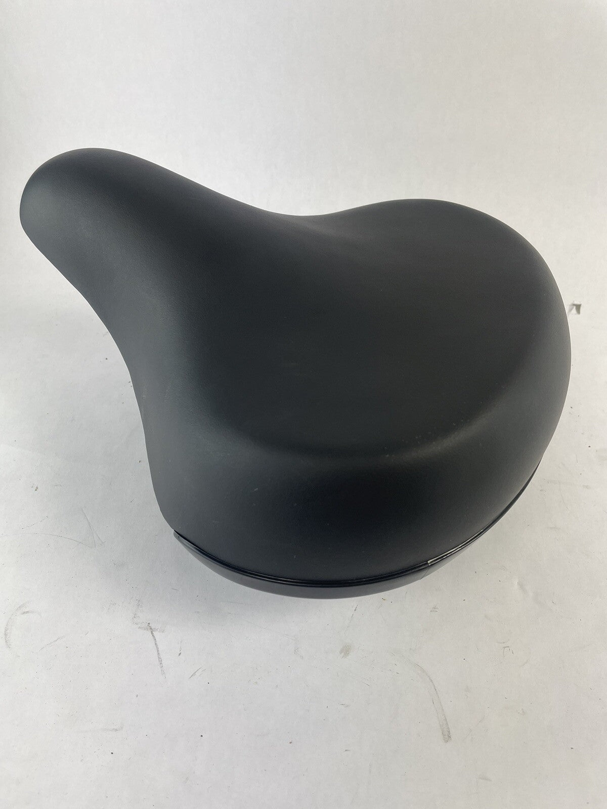 Selle Royal Relaxed Holland Type black bicycle saddle for city cruiser and commuter bikes