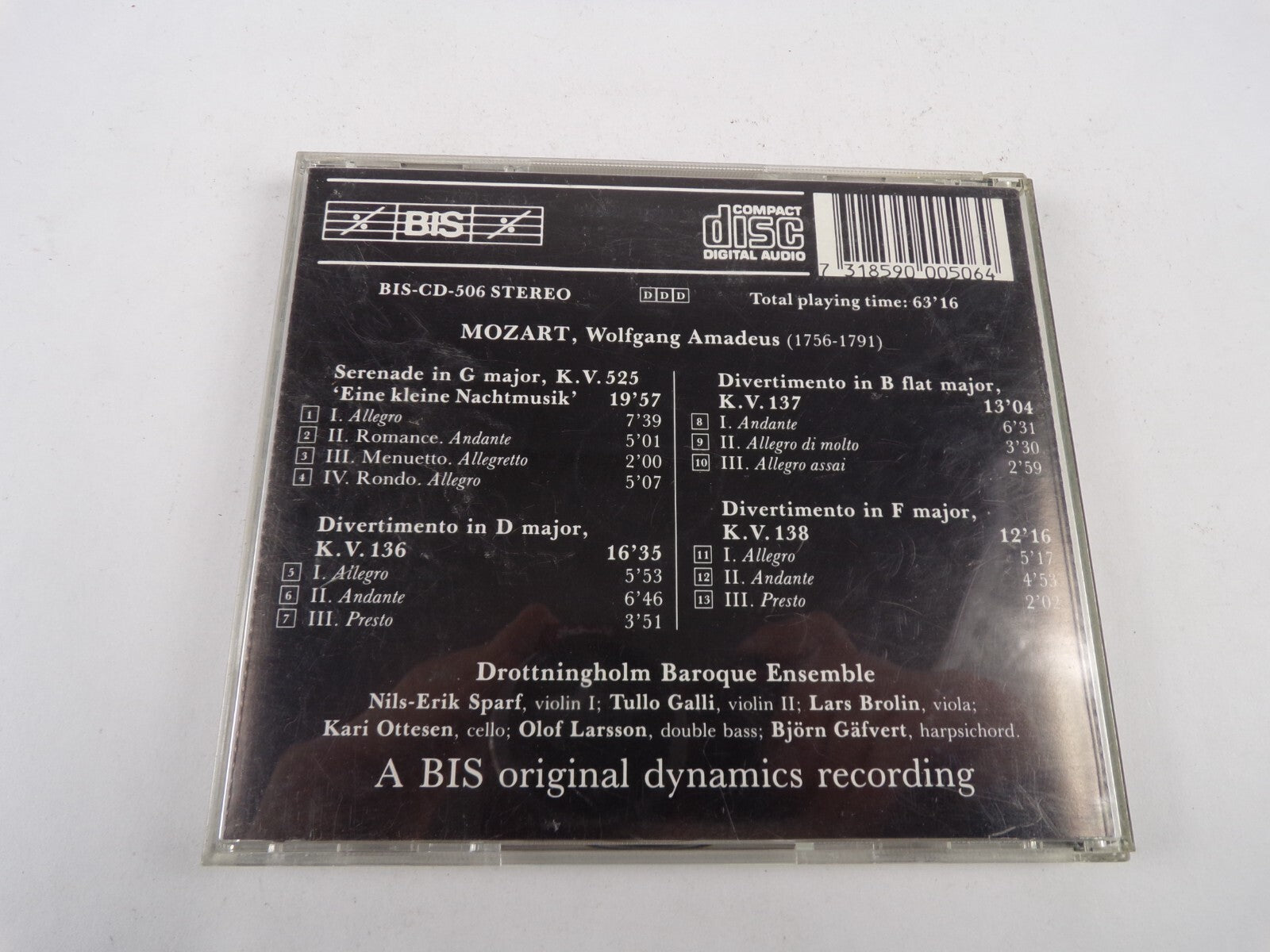 W.A Mozart Eine Kleine Nachtmusik K.V 525 Divertimentos,K.V. 136, 137, 138 CD#30
