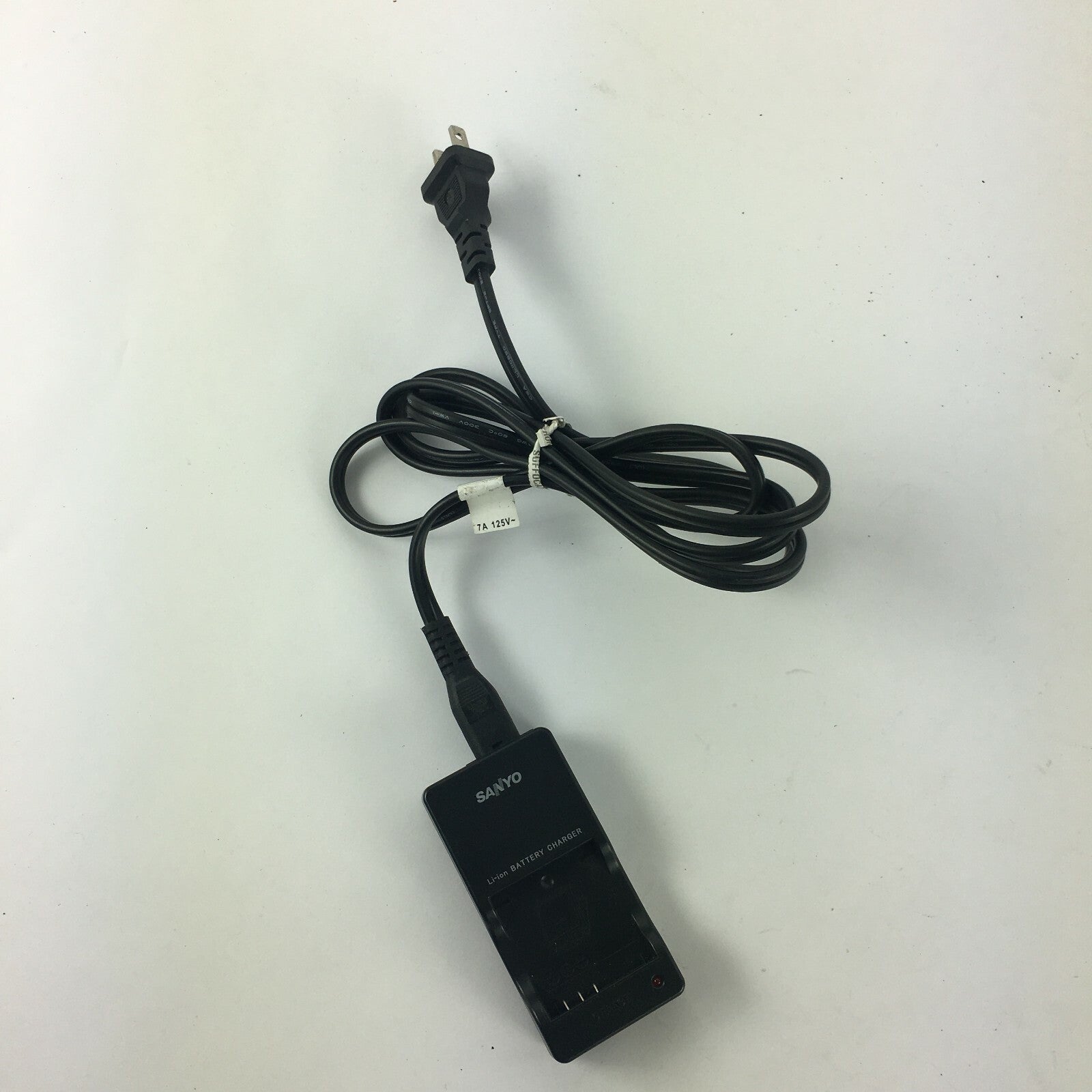 Genuine Sanyo VAR-L20NI Output 4.2 V 650mA Li-Ion Battery Charger A29