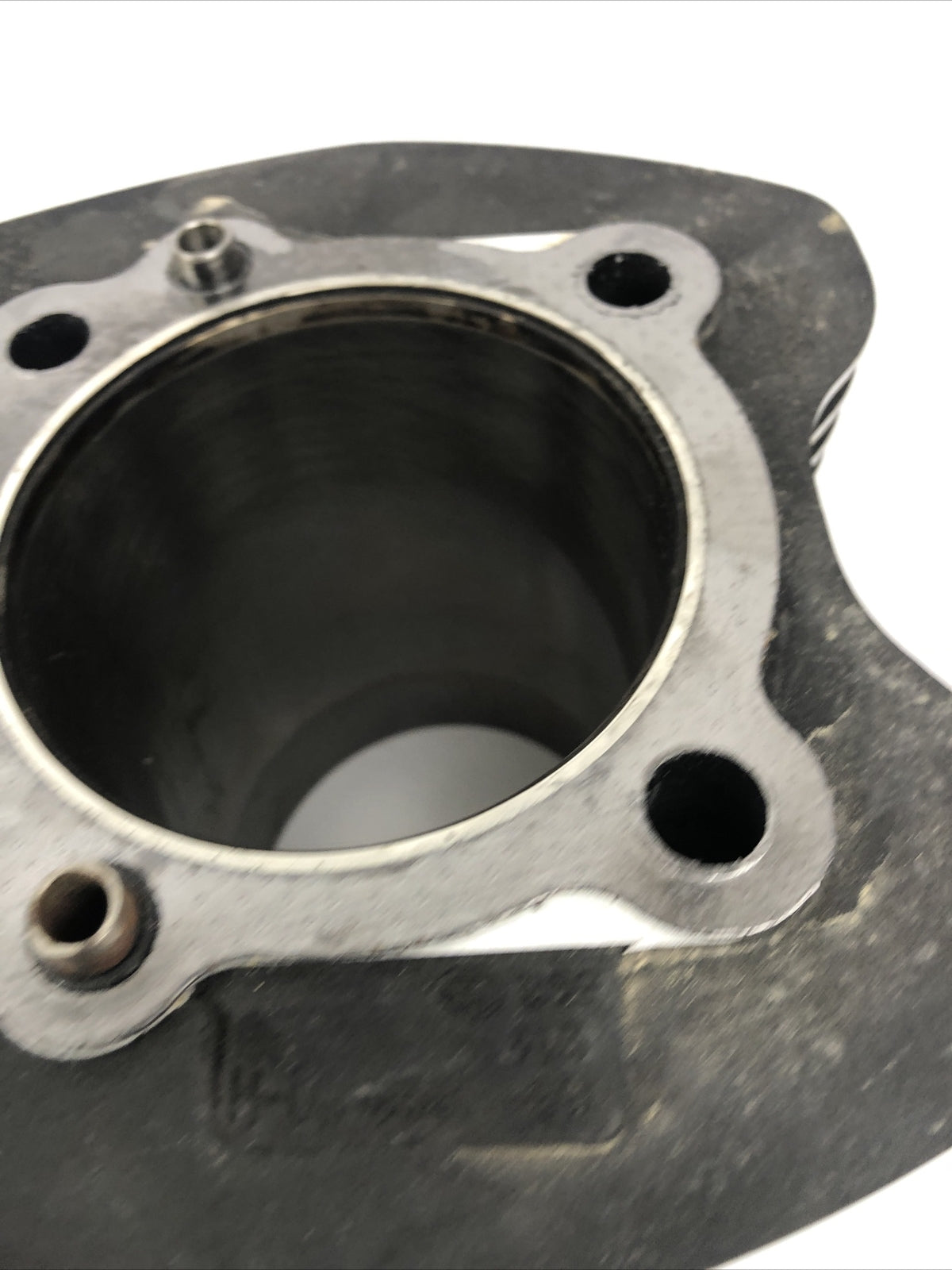 Harley Davidson 16547-99A cylinder jug rear engine block OEM Twin Cam