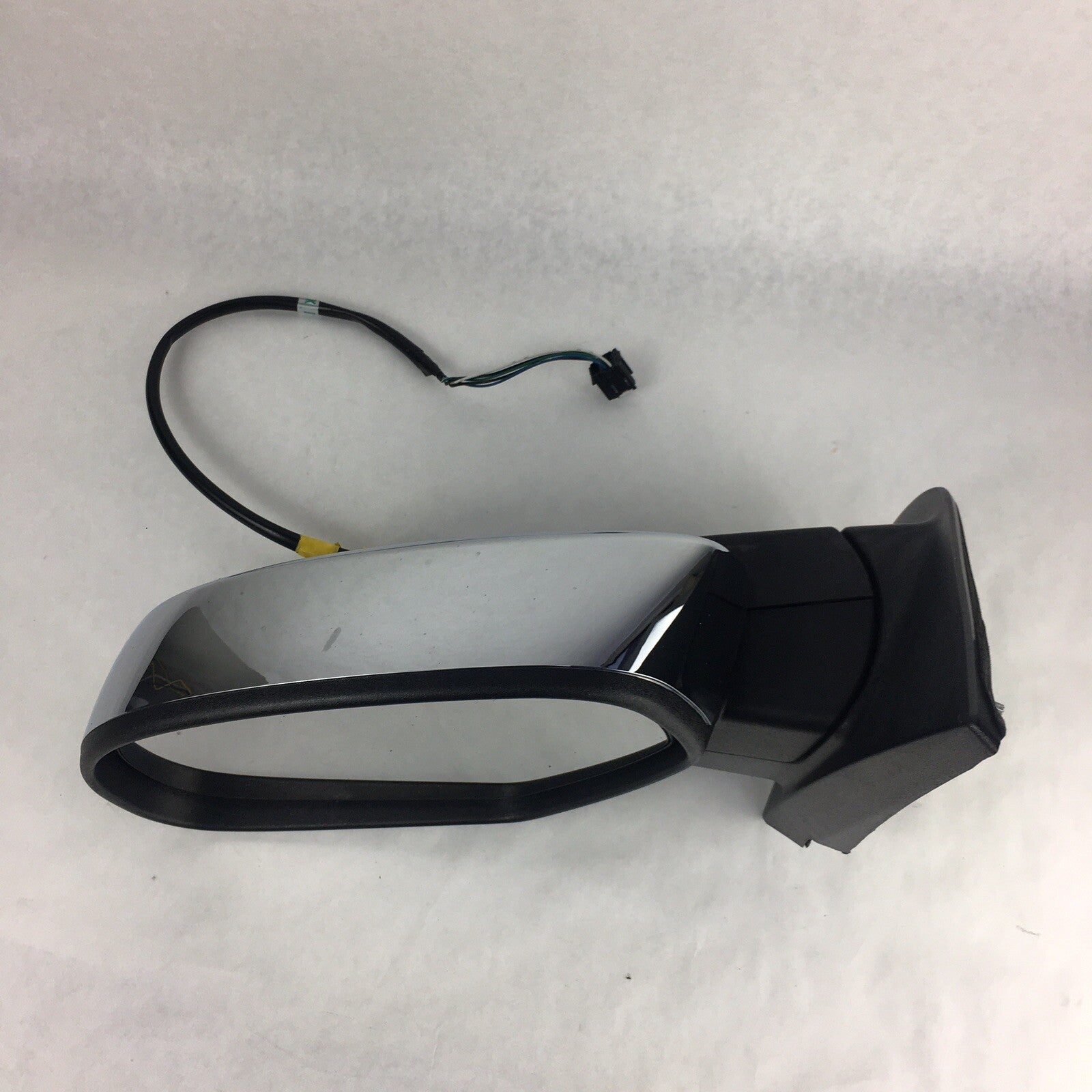 GM left side mirror assembly with glass 20843165 Silverado Tahoe Suburban Escalade