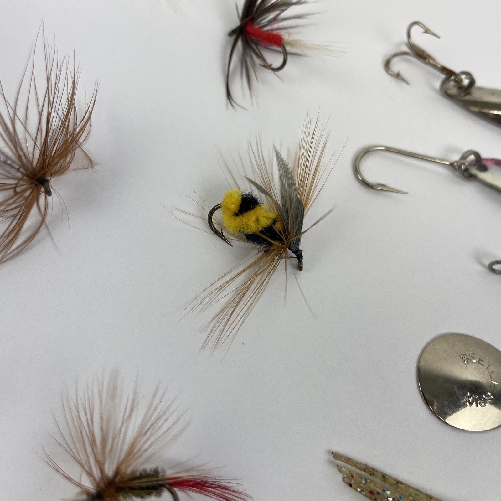 Lot of 19 Vintage Professionally Tied Fishing Flies & Lures Bee Fly Rod Bugs