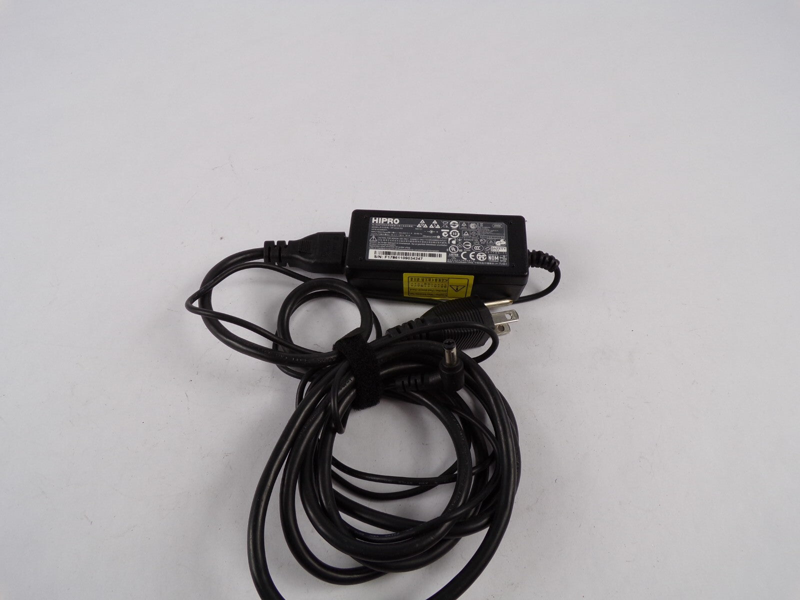 Genuine Hipro Adapter HP-A0301R3 Output 19 V 1.50 A Power Supply Adapter A00