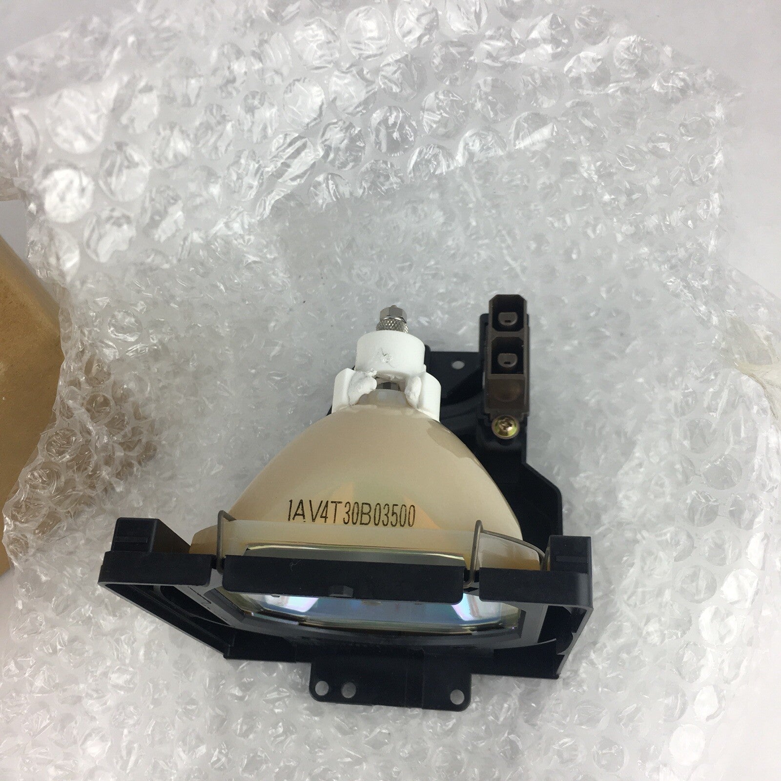 PROJECTION LAMP Model POA-LMP17J  NEW IN BOX *19
