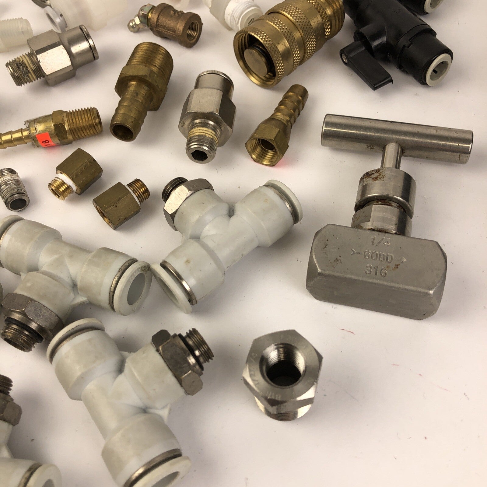 Huge LOT PARKER Rexroth PRESTOLOK and more Push to Connect Fittings new/used