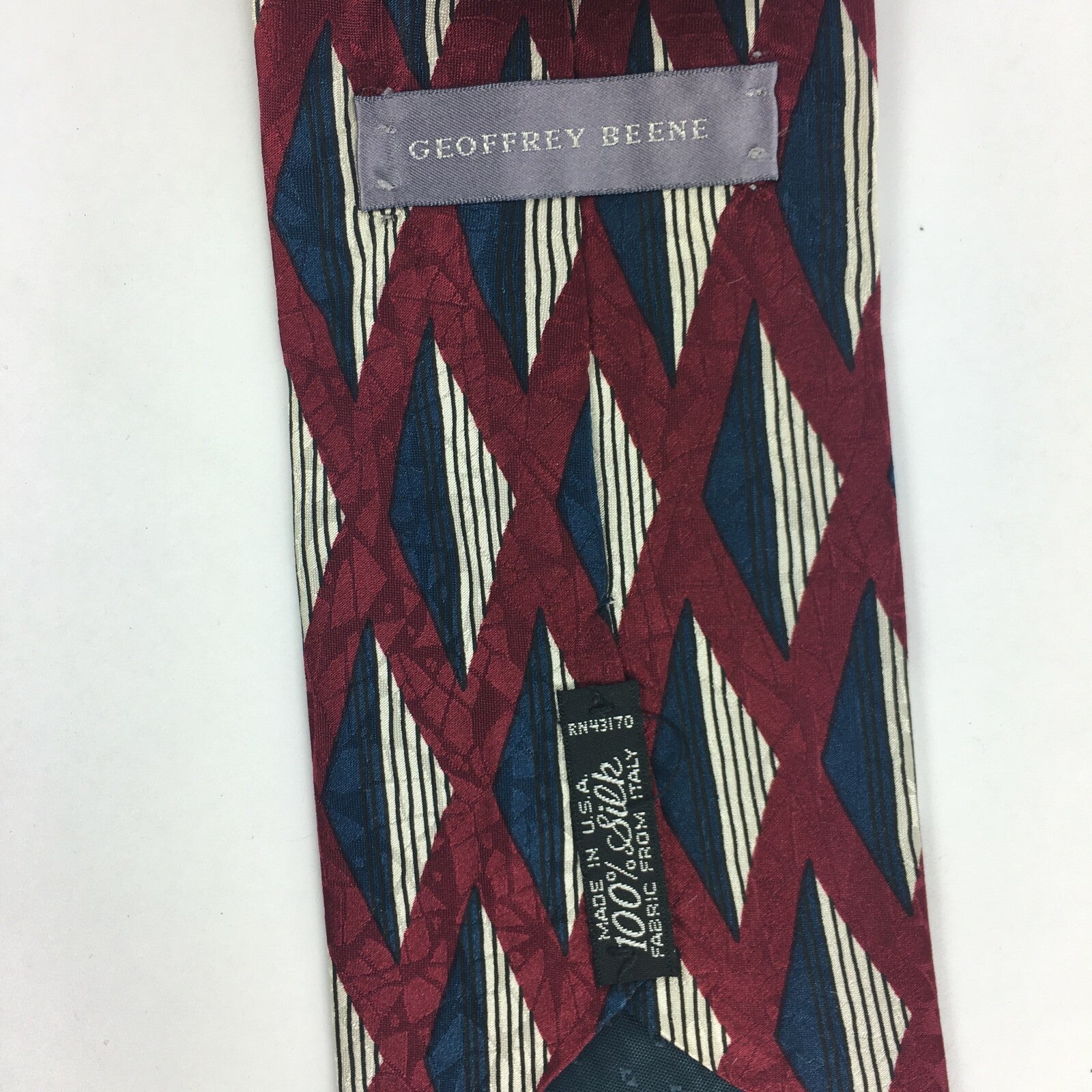 Genuine Geoffrey Beene Silk Handmade Stylish Formal/Casual Tie Multi Coloured