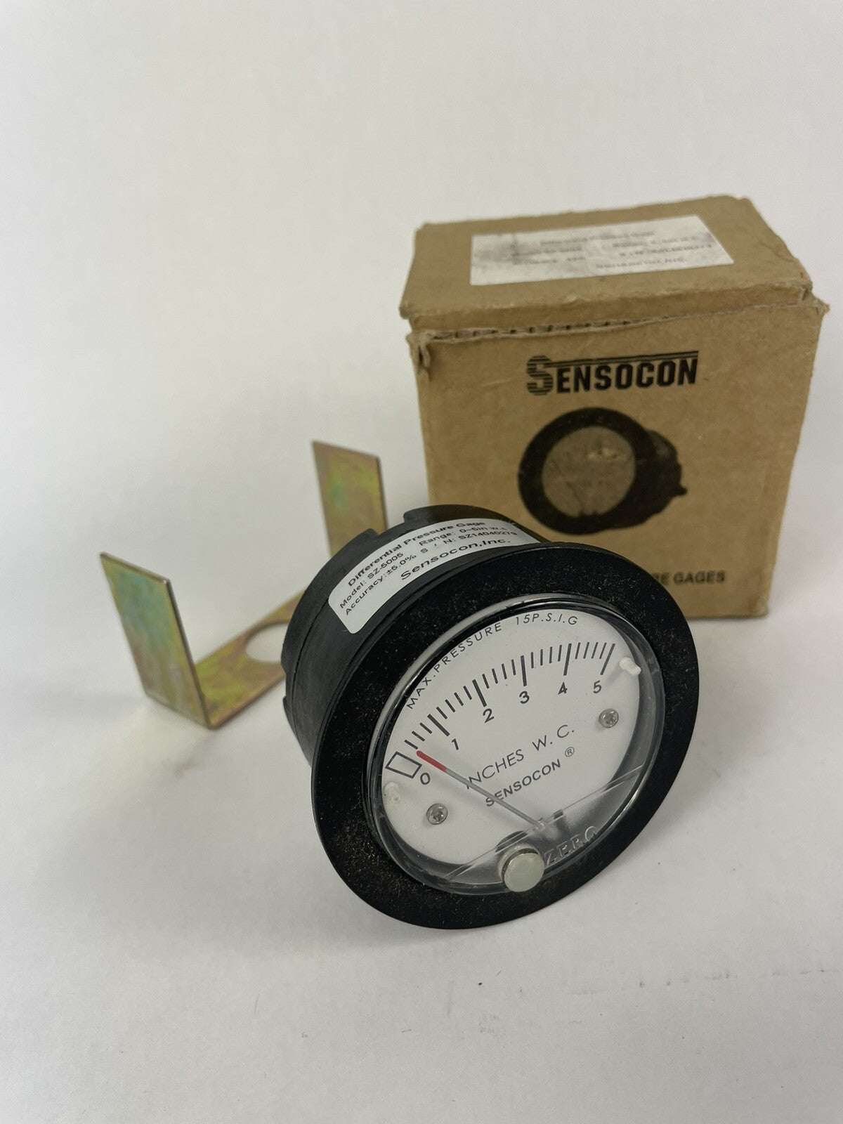 Sensocon USA Miniature Low Cost Differential Pressure Gauge  Sz-5005 30 PSI