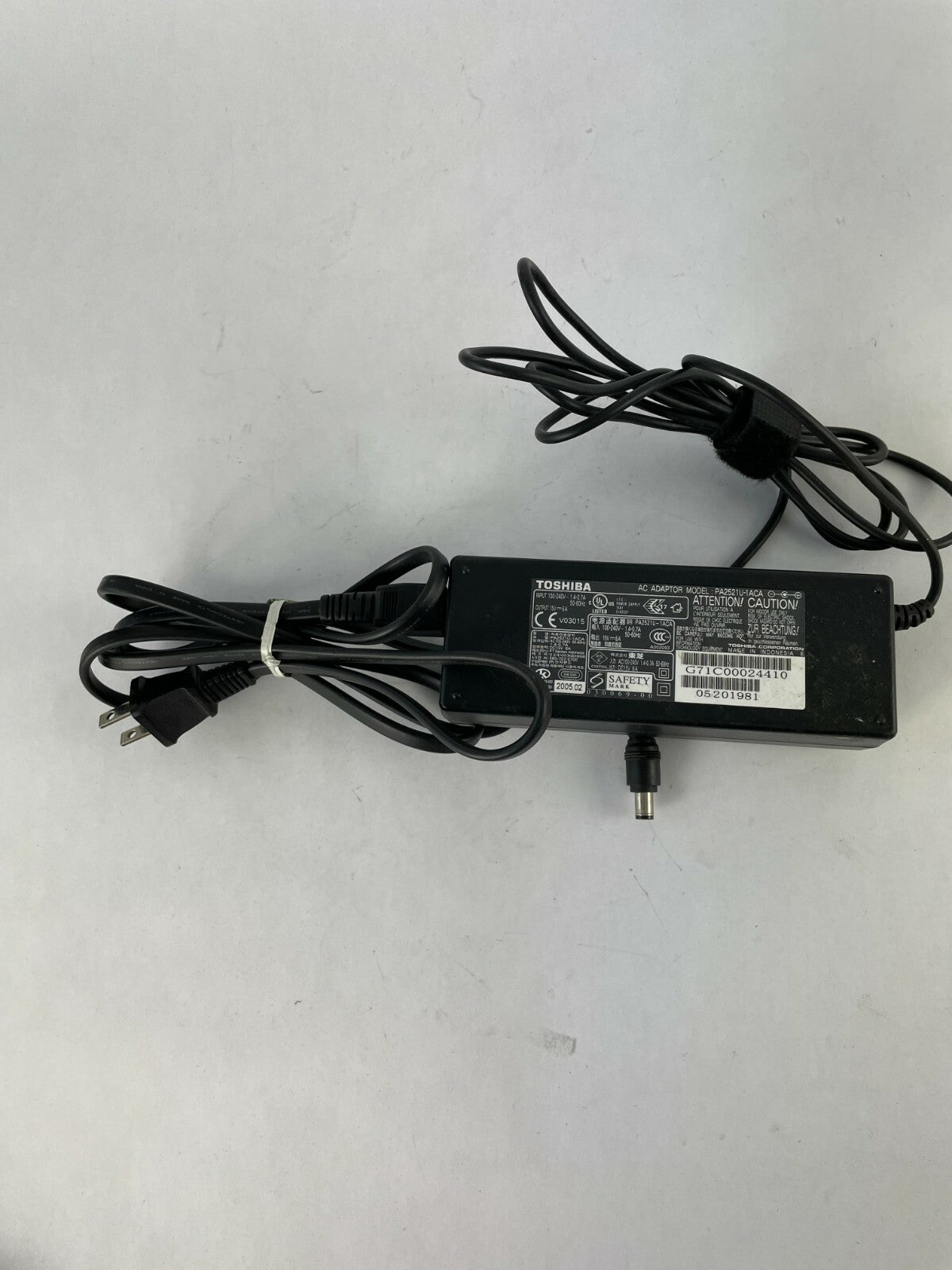 Genuine Toshiba Ac Adapter PA2521U-1ACA Output 15 V 6 A Power Supply Adapter A80