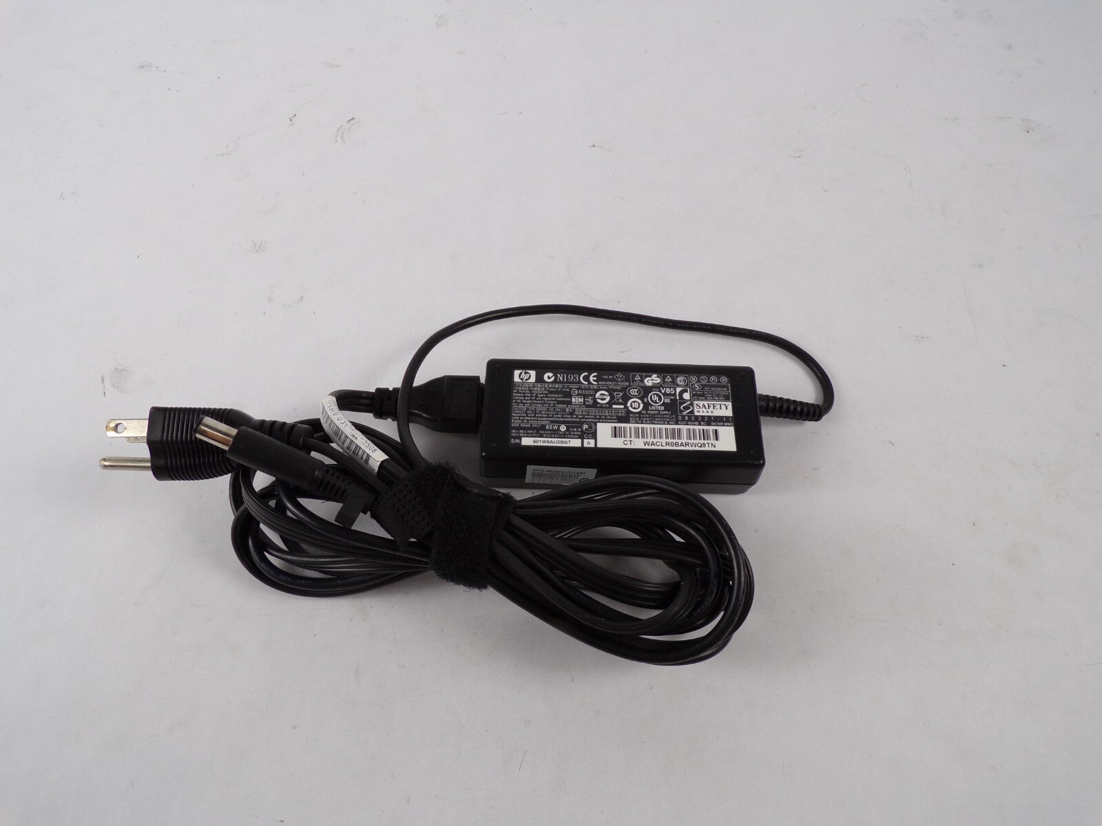 Geniue AC Adapter PPP009D Output 18.5 V 3.5 A Power Supply Adapter A85