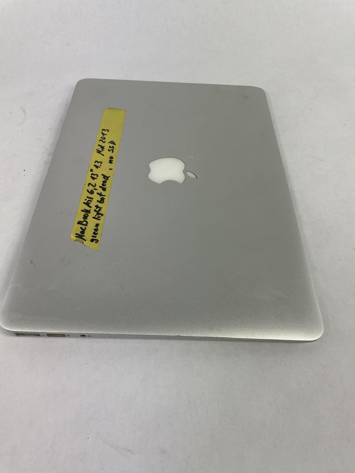 Macbook Mac Book Air Model A1466 1.3 GHz Core i5 Laptop FOR PARTS / Repair