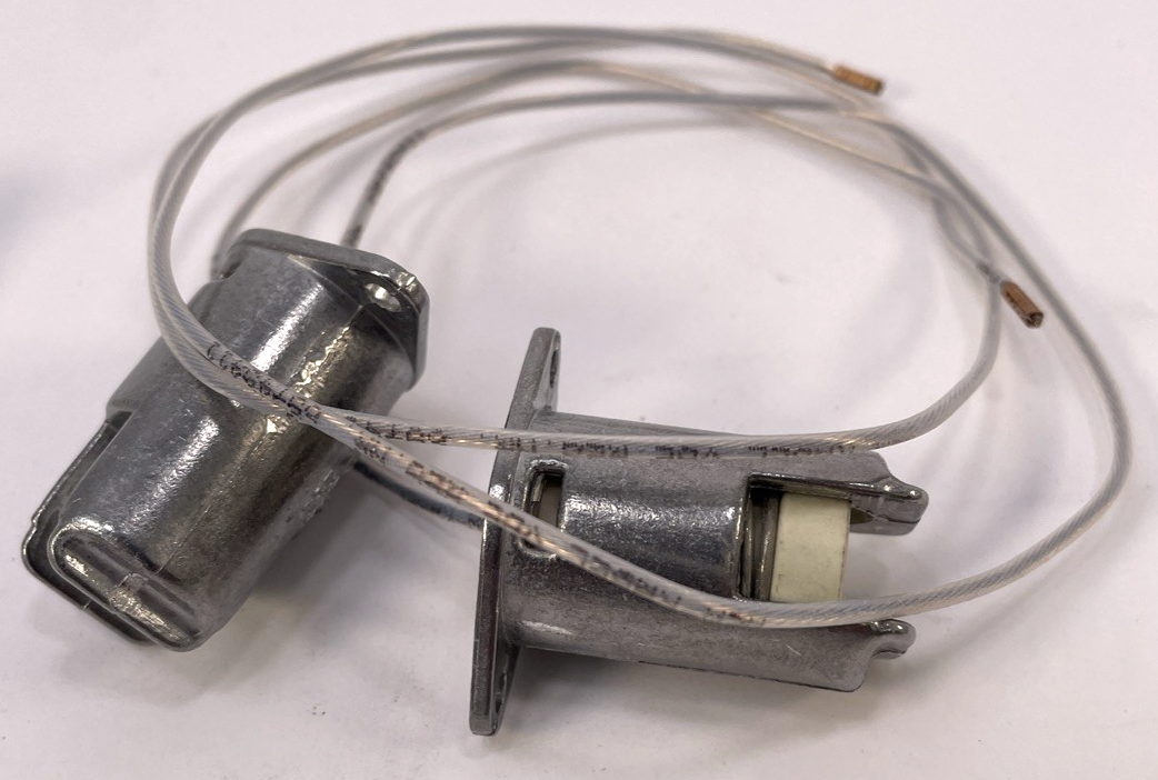 AQUA SIGNAL GLAMOX 9840019800 Lamp Holder /- LOT 2 PCS OEM Made in Germany