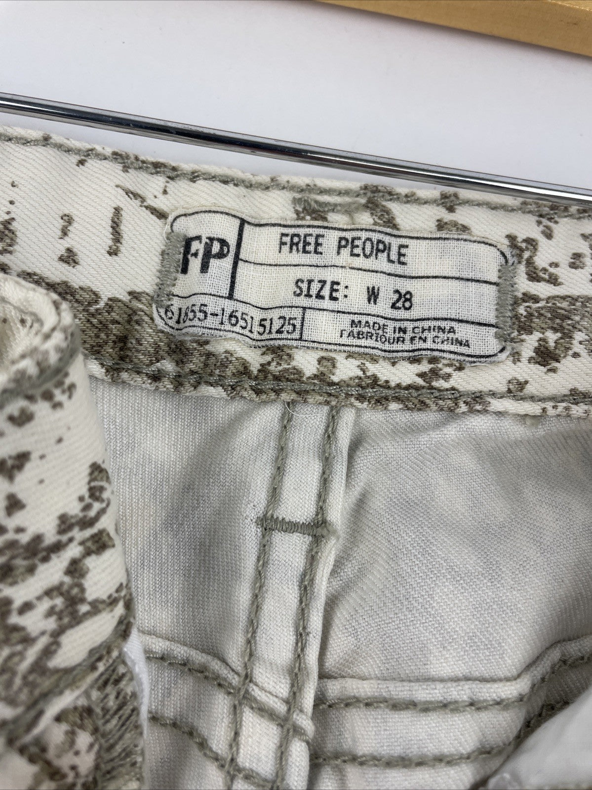 Free People Jeans Women's Size 28 Tapered Leg Low Rise White w Print Denim NWOT