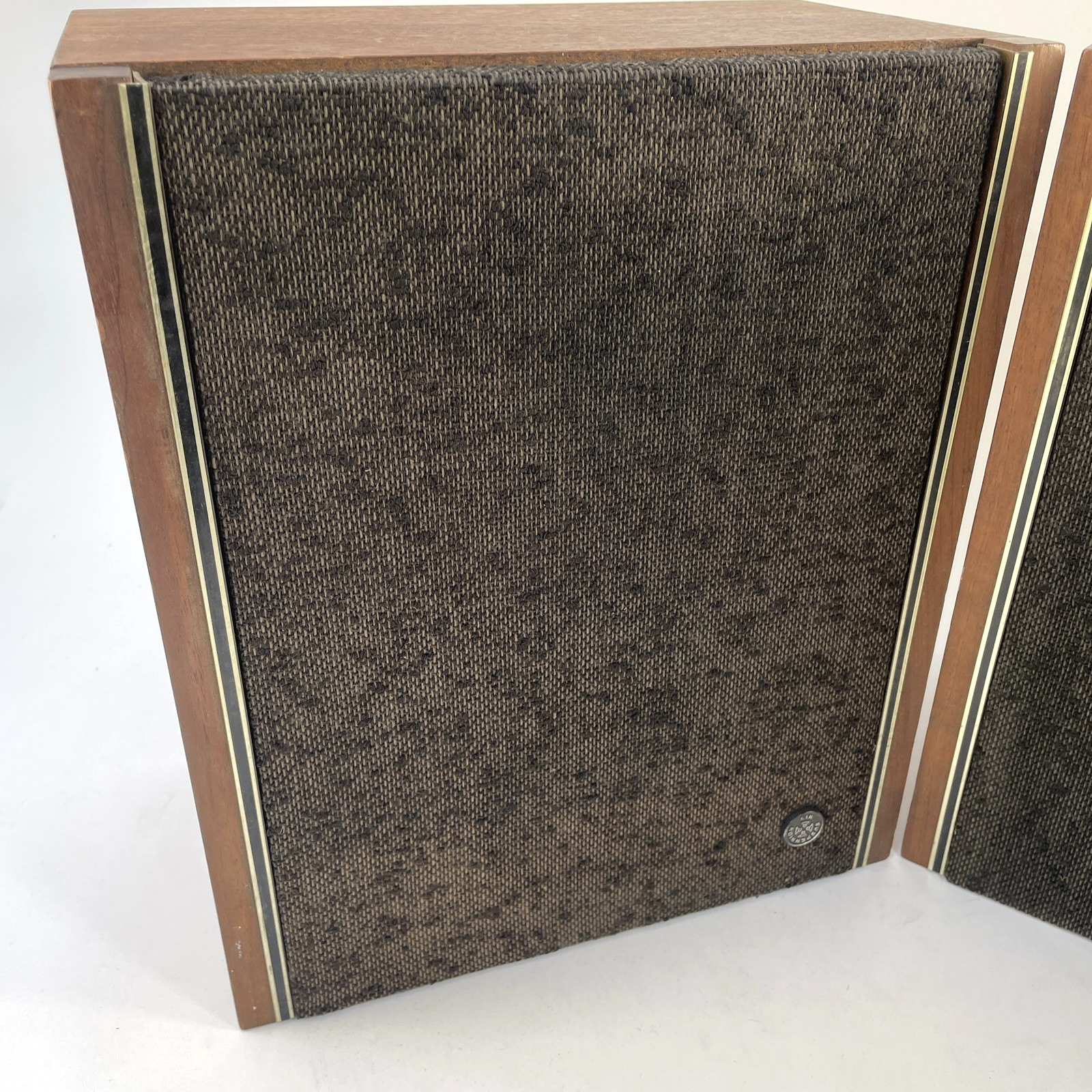 Vintage Juliette Air Suspension Audio System Wood Bookshelf Speakers 13x11x6.5