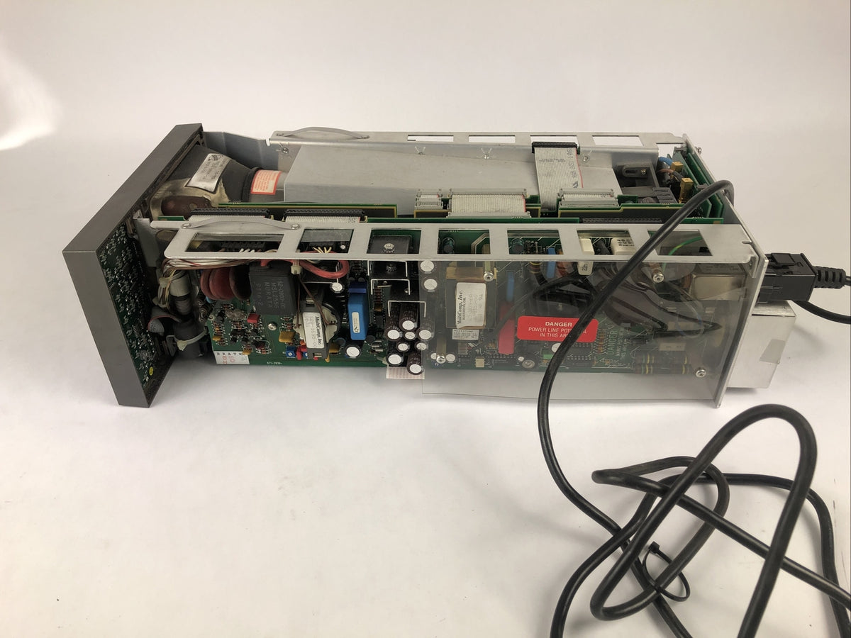 Tektronix WFM 601i - Powers on  For Parts or Repair - LOOK