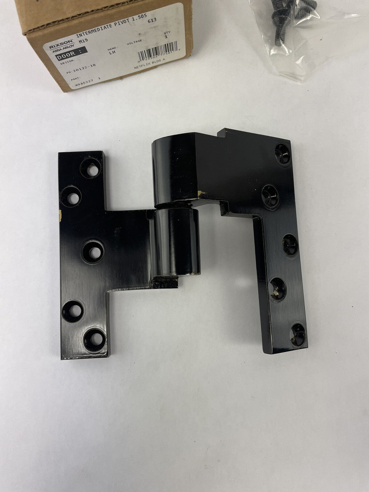RIXSON M19 1-1/2IN INTERMEDIATE PIVOT Oil Rubbed Dark Bronze