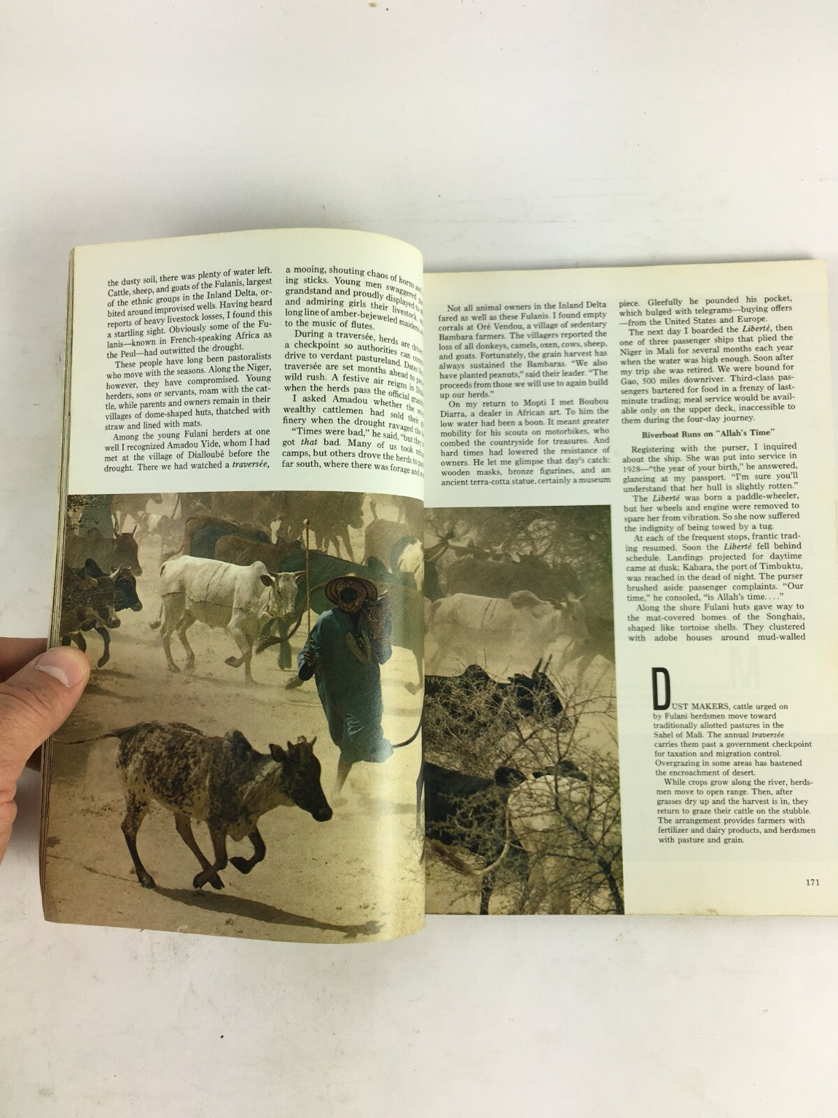 August 1975 National Geographic Magazine The Niger River of Sorrow River of Hope
