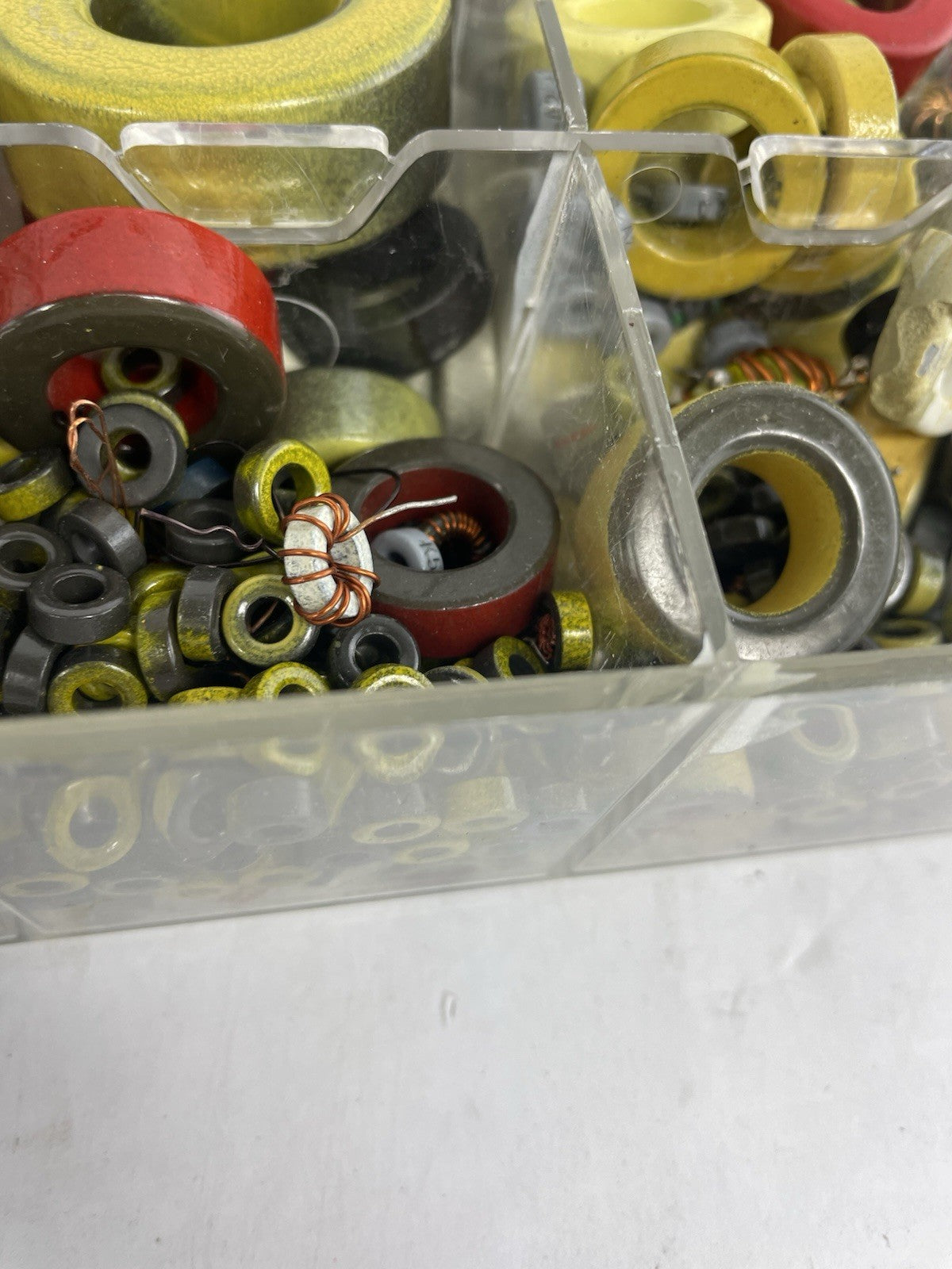 Lot  of Wire Wound Coils Chokes Inductors Various rings Ham Radio electronics