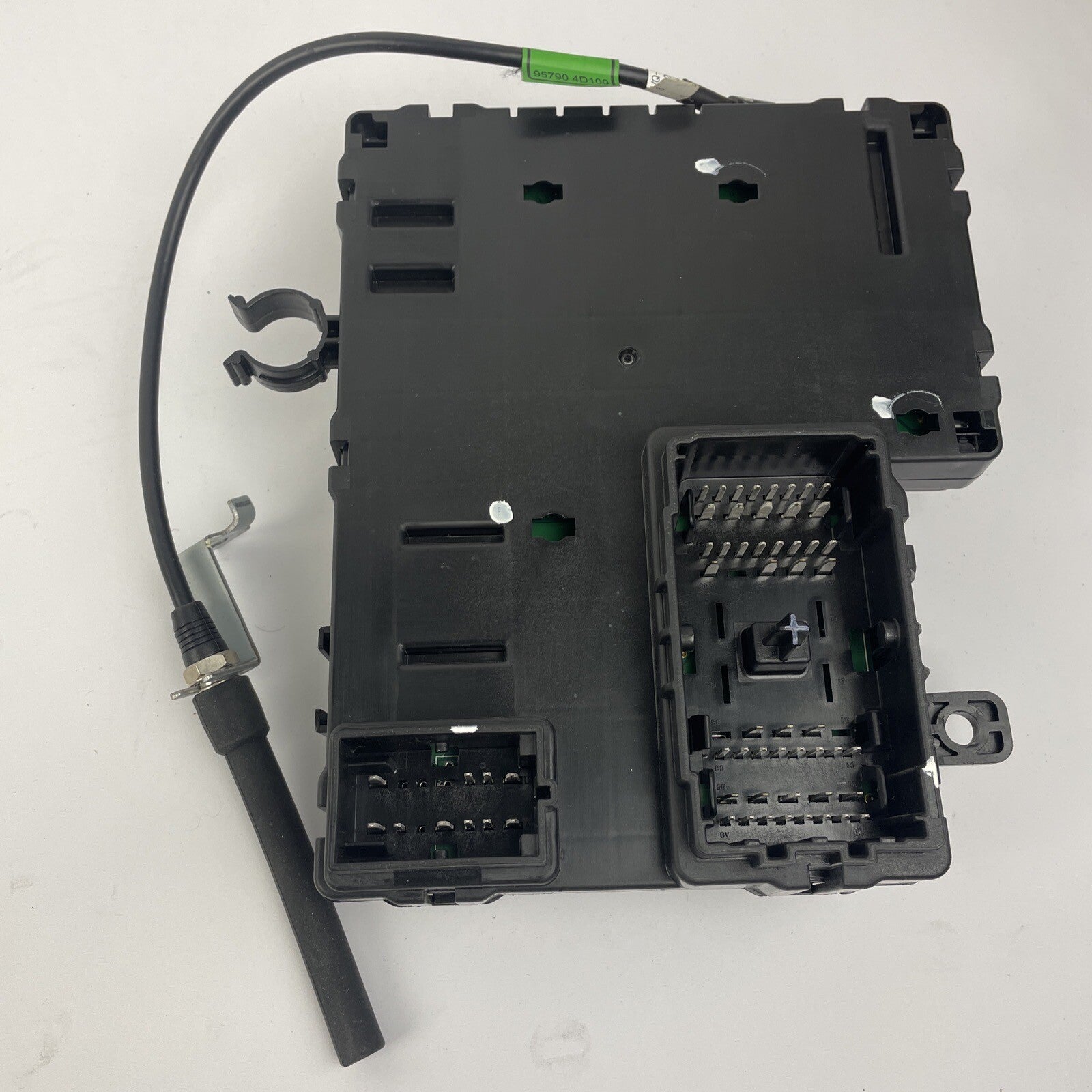 Kia fuse box module 91954-4D100 Sedona Entourage