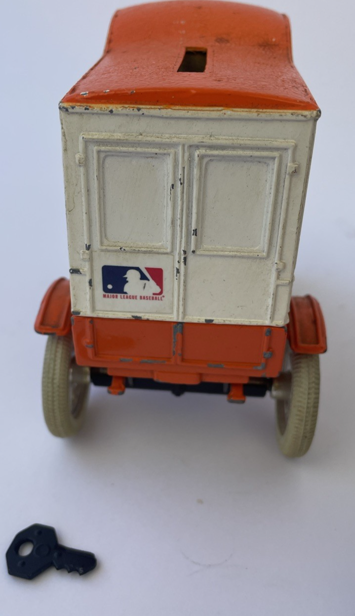 2 x SAN FRANCISCO GIANTS AMERICAN PASTIME SERIES DIECAST METAL BANK 1994 LOOK