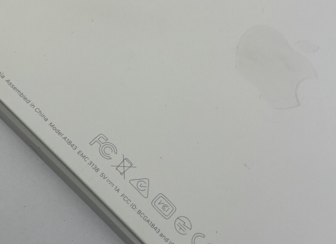 Apple Magic Model A1843 Wireless Keyboard Aluminum White Nice VGC LOOK