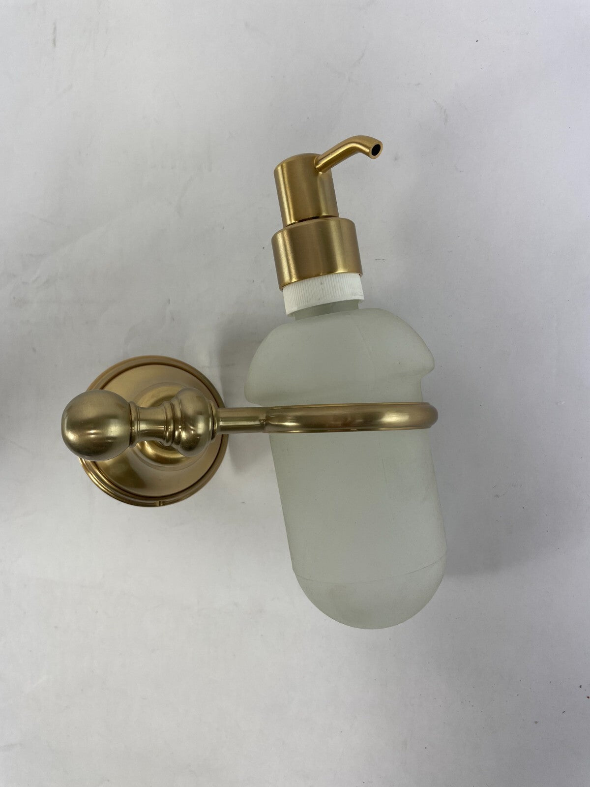 Jado New Classic NCL/CEN Lotion Dispenser-PC Chrome 038144.100