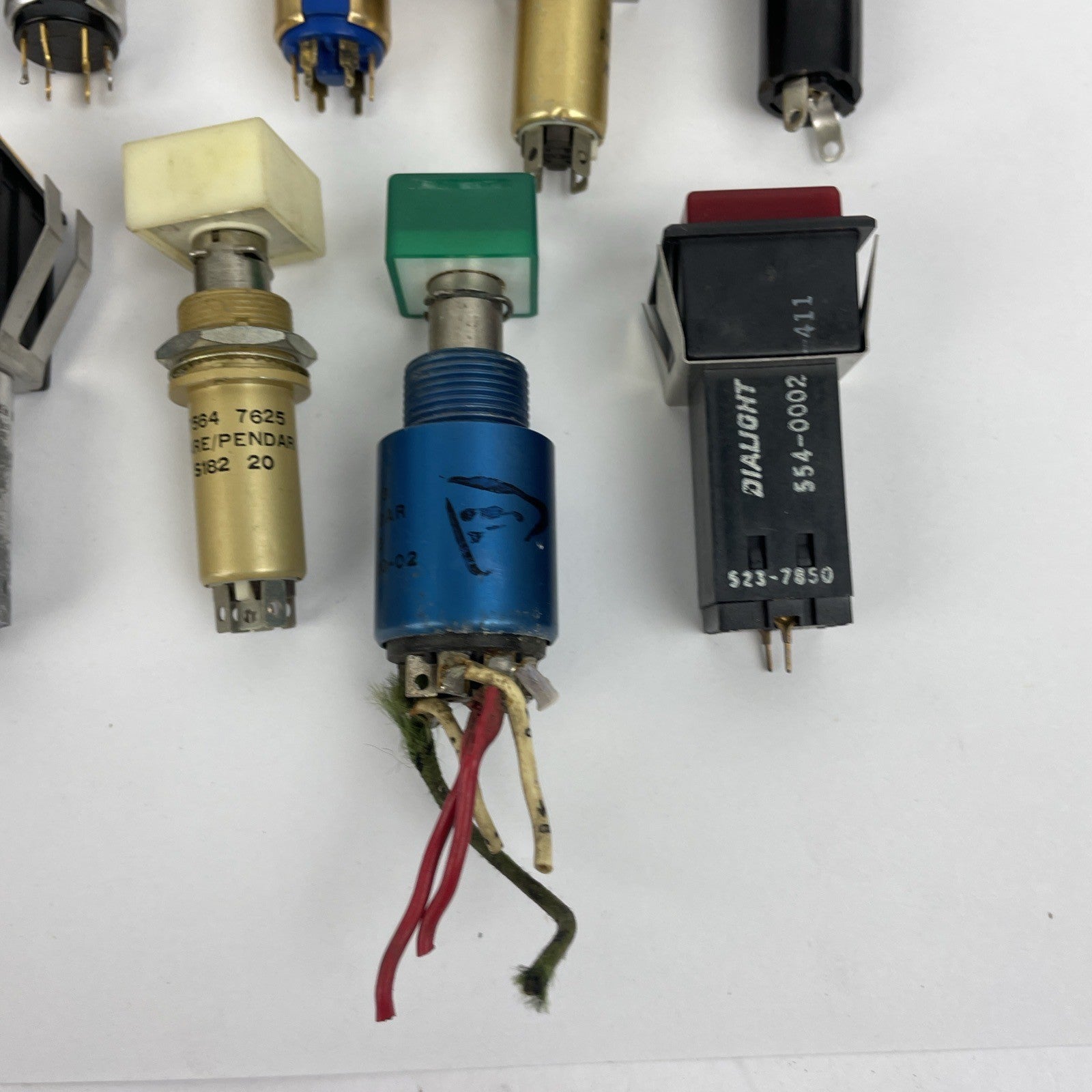 Lot of Assorted AMPEX UND LAB DIALITE IPI Illuminated Push Button Switch - LOOK