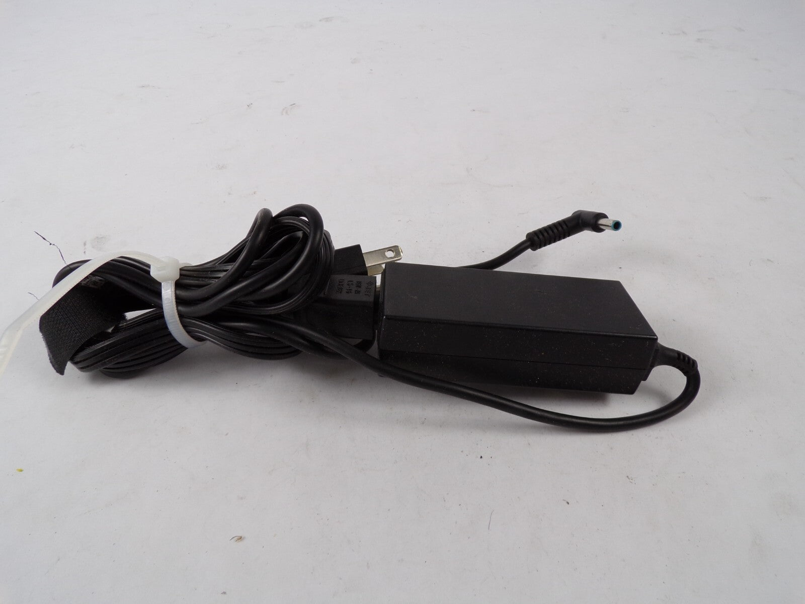Genuine Hp TPN-FAD2 Ac Adapter Output 19.5 V 1.3 A Power Supply Adapter A55