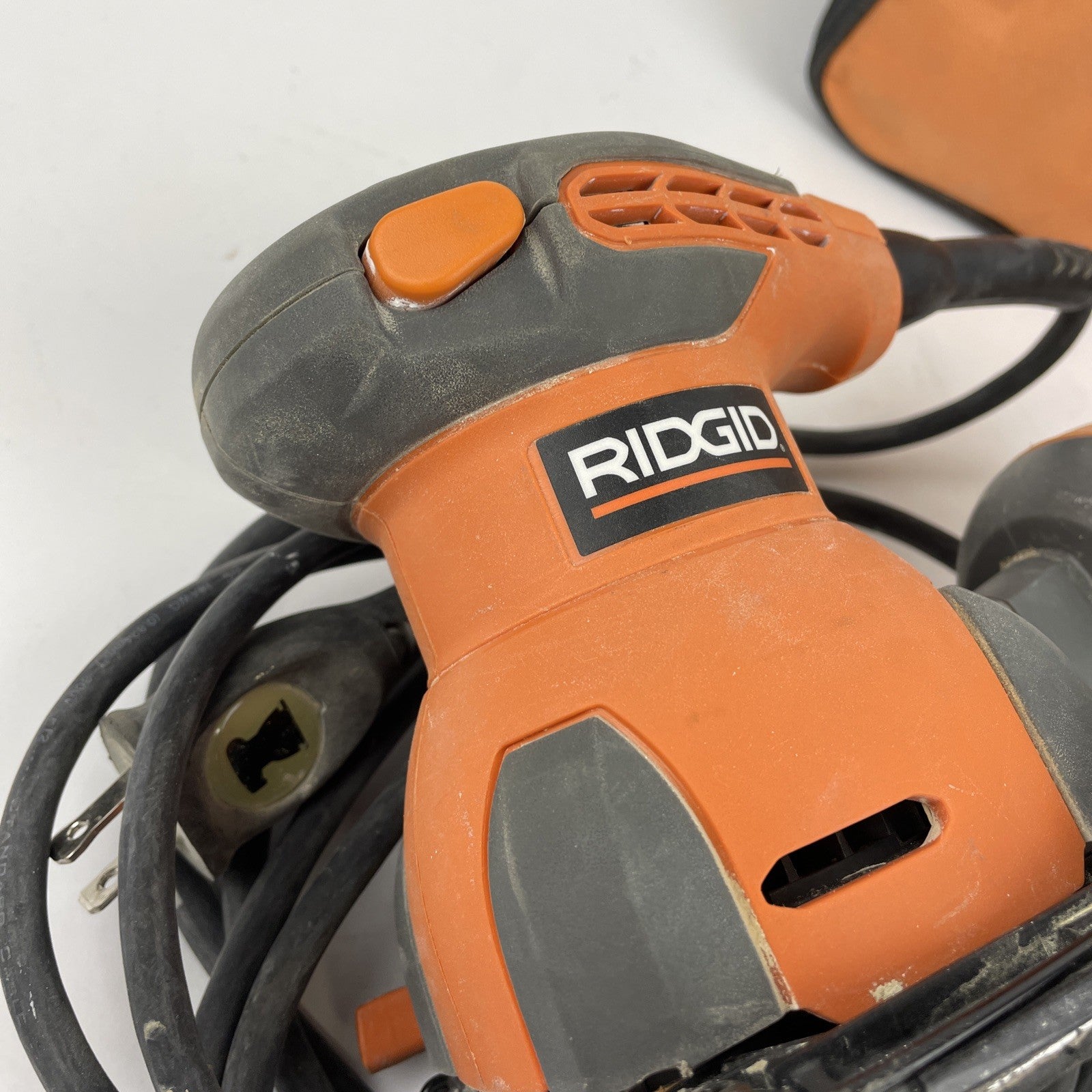 💥RIDGID R2500 CORDED ELECTRIC 1/4 SHEET SANDER 120V w/ Soft CASE