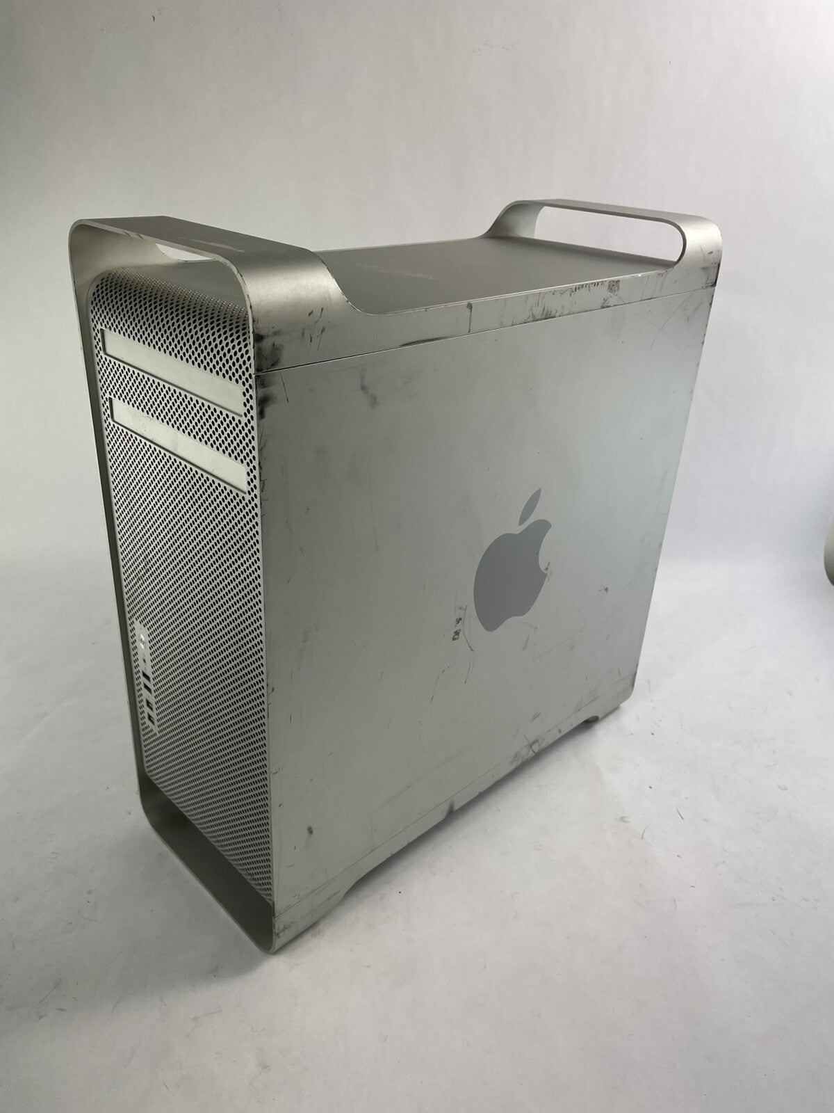 Apple Mac Pro 2.26 GHz Eight 8 Core Xeon 32GB RAM 2TB HD MacOS El Capitan