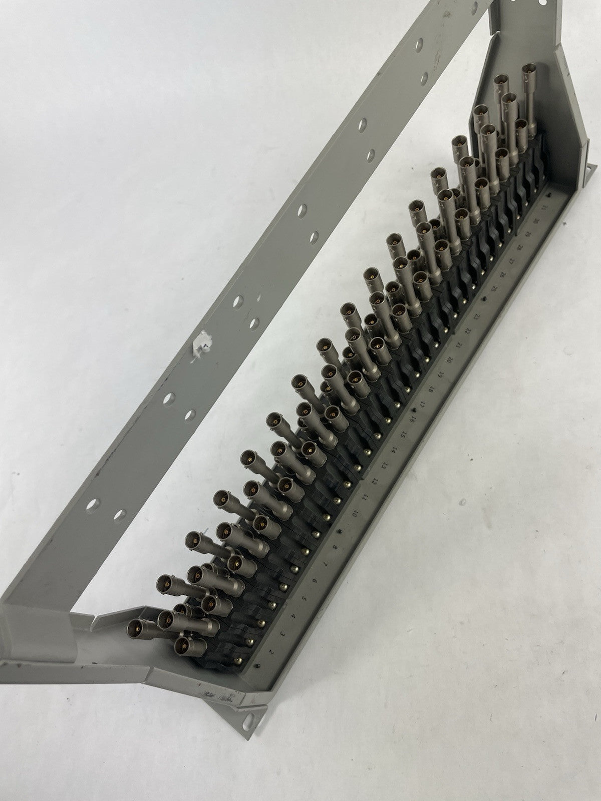 ADC PP1347379-MVJ-BK Midsize Normalled HD Video Patchbay 2x32 (64 ports) GRAY