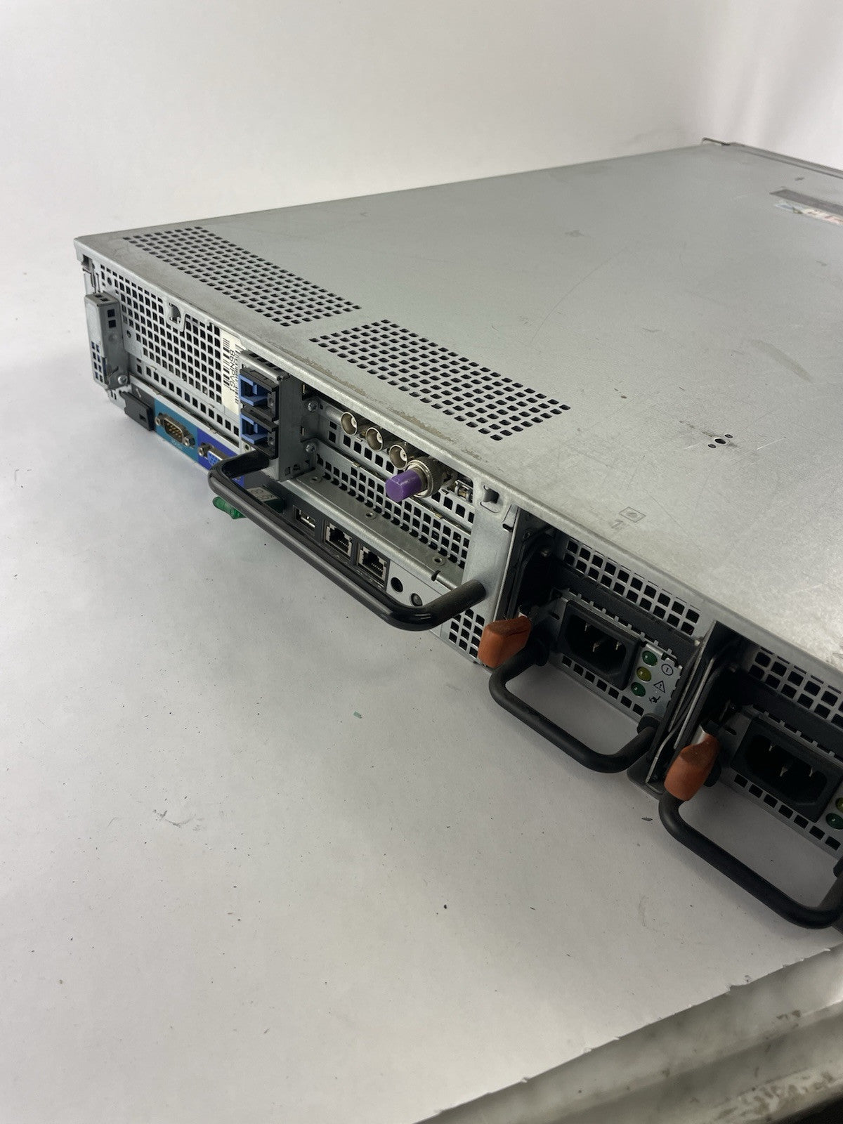 DELL POWEREDGE 2950 Xeon E5405 2.00ghz QUAD Core 1GB RAM - 2 x SATA 80GB HDD