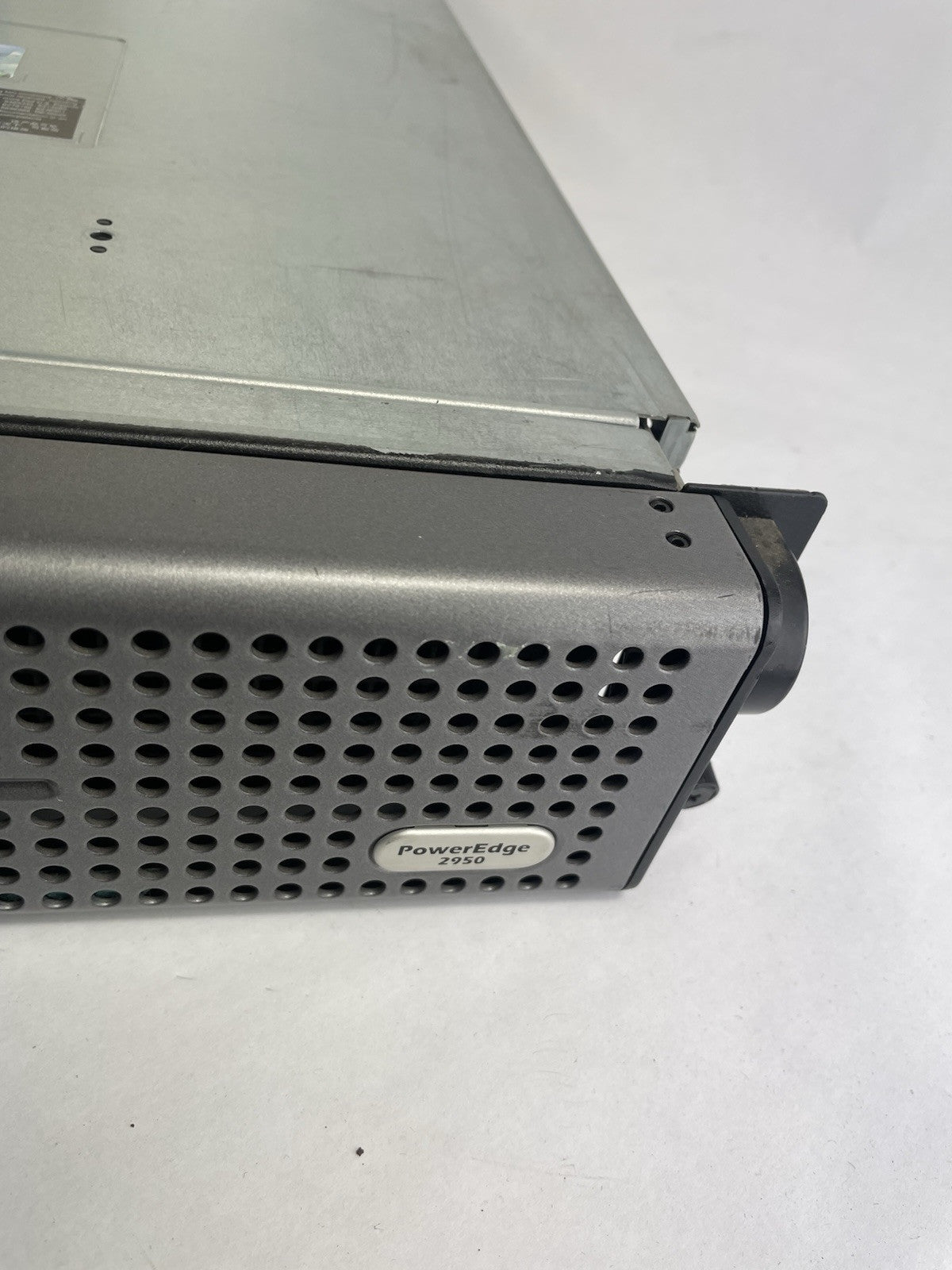DELL POWEREDGE 2950 Xeon E5405 2.00ghz QUAD Core 1GB RAM - 2 x SATA 80GB HDD