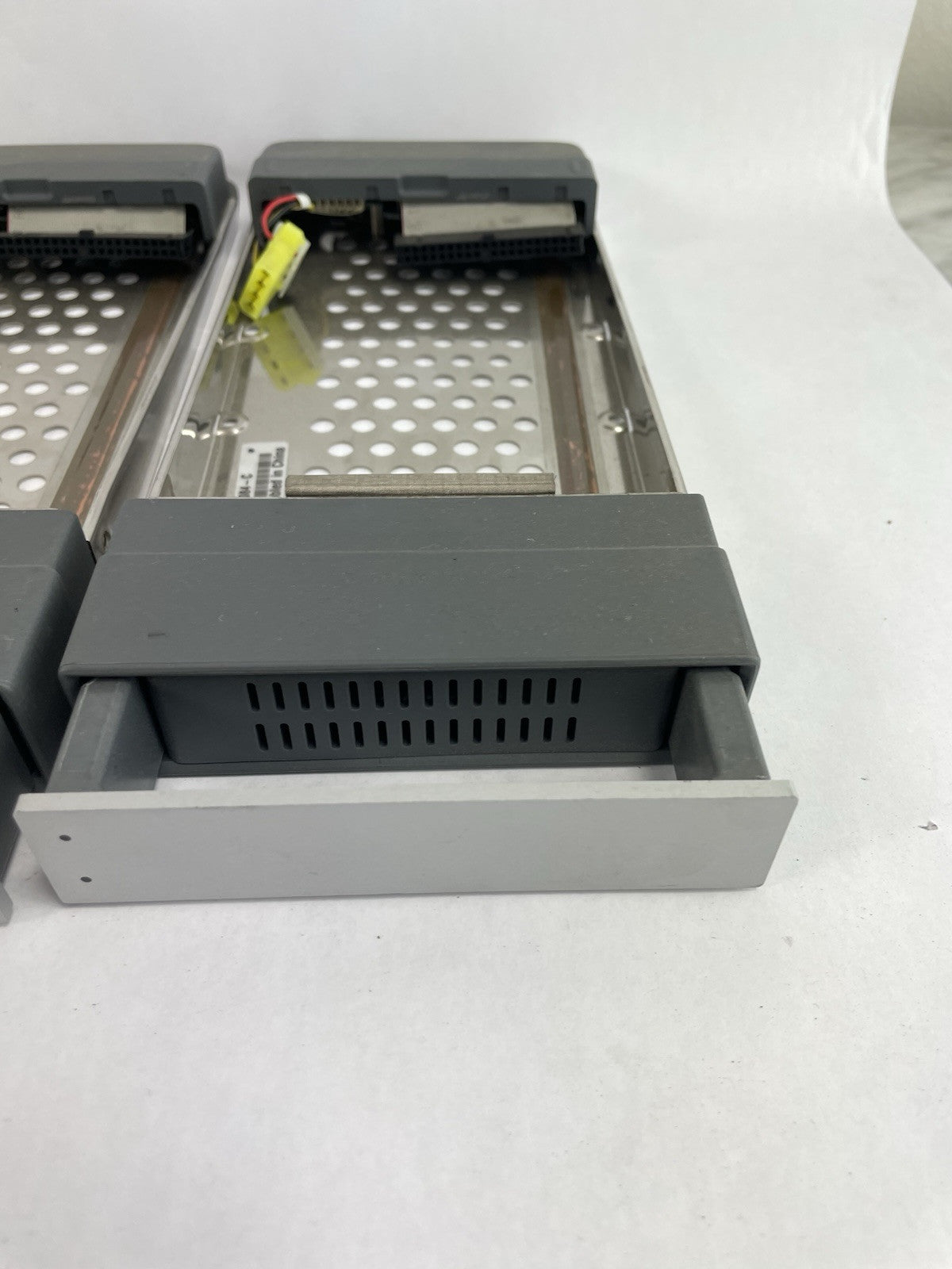 Lot Of 2 Apple 620-2976-A SATA 3.5” HHD Caddy Xserve RAID IDE 