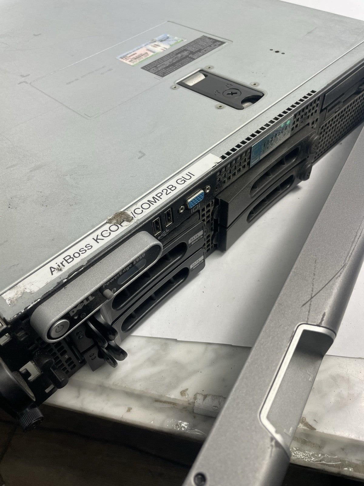 DELL POWEREDGE 2950 Xeon E5405 2.00ghz QUAD Core 1GB RAM - 2 x SATA 80GB HDD