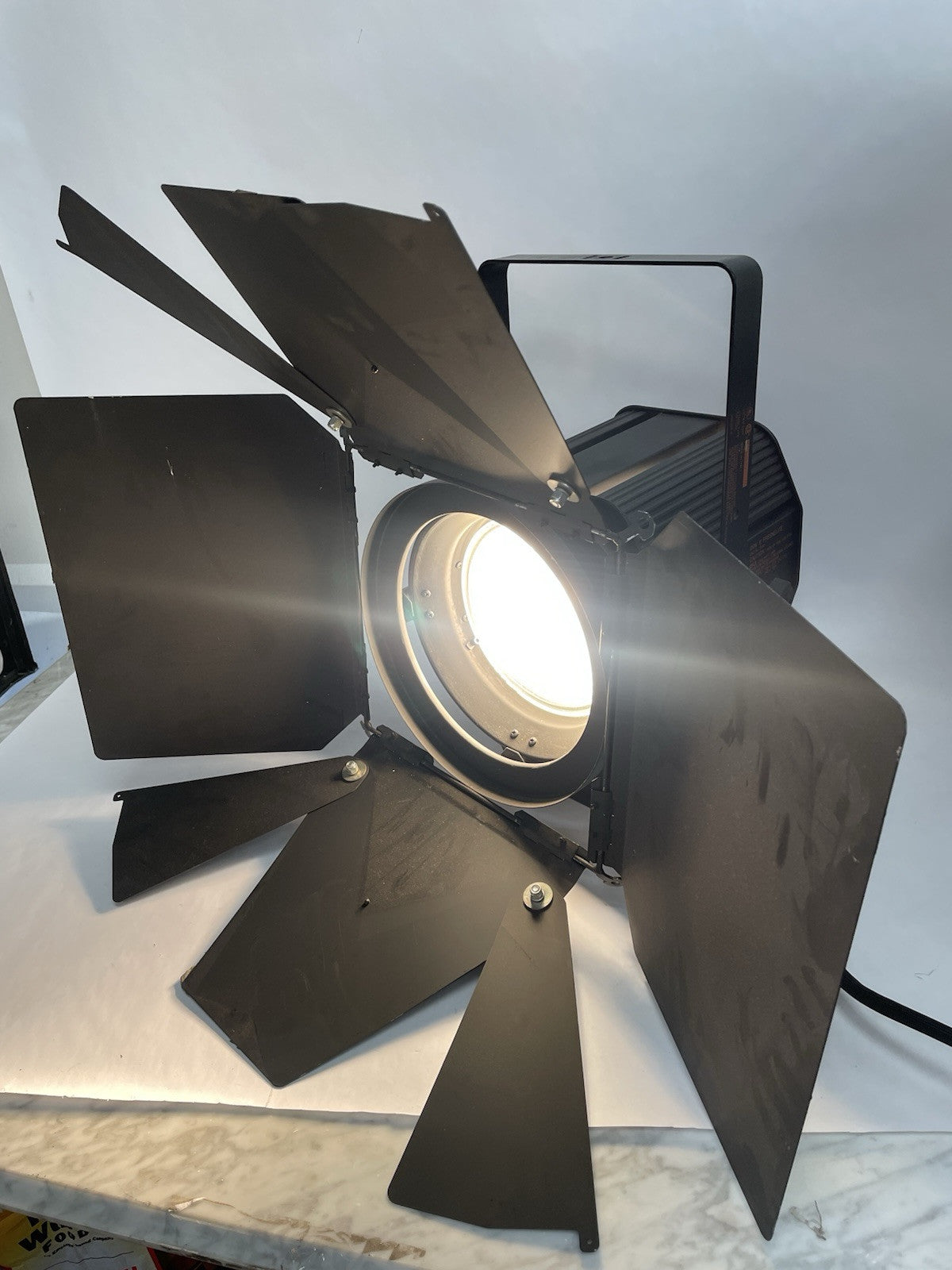 Fresnel Strand Fresnelite 8" 2kw SpotLight  w Barndoors