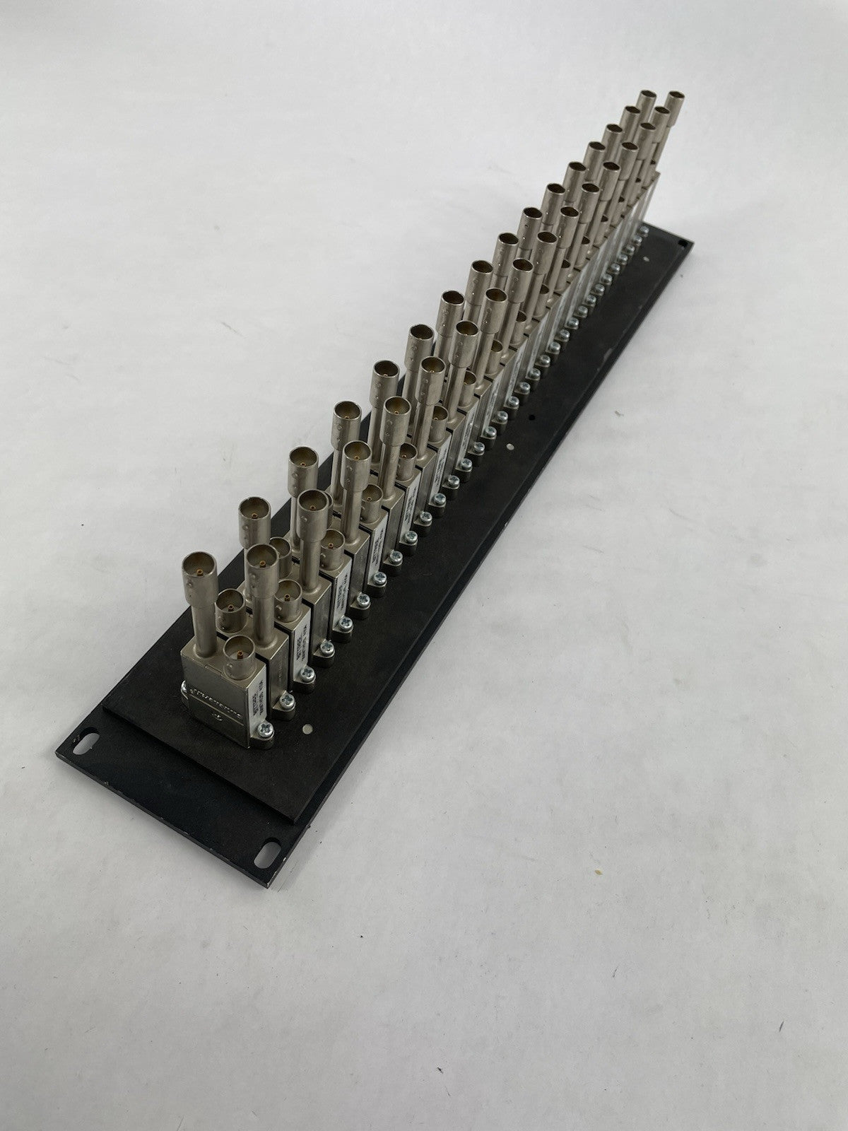 BITTREE B64T 2MWTHD/S 2X32 MINI-WECO HIGHBANDWIDTH VIDEO PATCHBAY HDTV SDI Black