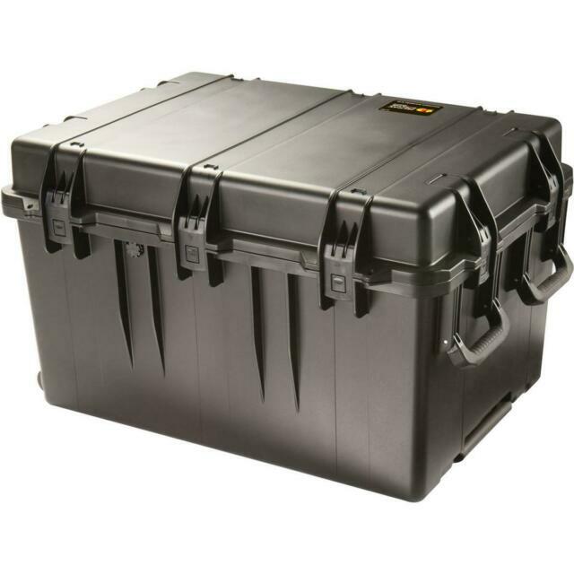 Pelican Storm iM3075 Transport Case Black Hard Shell No Foam Retractable Handle